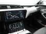Audi E-tron 55 quattro Business edition 95 kWh | Afneembare trekhaak | Appconnect | Achteruitrij camera | Navigatie | Wifi | Parkeesensoren voor en achter | Electr.bedienbare voorstoelen |  Bestuurdersstoel met geheugen  | Bluetooth |