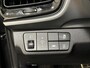 Kia Stonic 120PK T-GDi DynamicLine Automaat | Trekhaak | Climate Control | Camera | Apple CarPlay/Android Auto | Cruise Control | Lichtmetalen Velgen | Armsteun | Parkeersensoren | Licht & Regen Sensor |