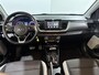 Kia Stonic 120PK T-GDi DynamicLine Automaat | Trekhaak | Climate Control | Camera | Apple CarPlay/Android Auto | Cruise Control | Lichtmetalen Velgen | Armsteun | Parkeersensoren | Licht & Regen Sensor |