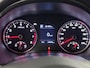 Kia Stonic 120PK T-GDi DynamicLine Automaat | Trekhaak | Climate Control | Camera | Apple CarPlay/Android Auto | Cruise Control | Lichtmetalen Velgen | Armsteun | Parkeersensoren | Licht & Regen Sensor |
