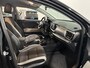 Kia Stonic 120PK T-GDi DynamicLine Automaat | Trekhaak | Climate Control | Camera | Apple CarPlay/Android Auto | Cruise Control | Lichtmetalen Velgen | Armsteun | Parkeersensoren | Licht & Regen Sensor |