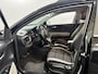 Kia Stonic 120PK T-GDi DynamicLine Automaat | Trekhaak | Climate Control | Camera | Apple CarPlay/Android Auto | Cruise Control | Lichtmetalen Velgen | Armsteun | Parkeersensoren | Licht & Regen Sensor |