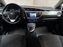 Toyota Auris 1.8 Hybrid Sport Automaat (NAVIGATIE, CAMERA, STOELVERWARMING, SPORTSTOELEN, LM VELGEN, KEYLESS, CRUISE, NIEUWSTAAT)