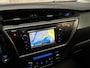 Toyota Auris 1.8 Hybrid Sport Automaat (NAVIGATIE, CAMERA, STOELVERWARMING, SPORTSTOELEN, LM VELGEN, KEYLESS, CRUISE, NIEUWSTAAT)