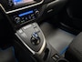 Toyota Auris 1.8 Hybrid Sport Automaat (NAVIGATIE, CAMERA, STOELVERWARMING, SPORTSTOELEN, LM VELGEN, KEYLESS, CRUISE, NIEUWSTAAT)