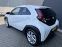 Toyota Aygo X 1.0 VVT-i MT first Achteruitrijcamera - Airco - Apple carplay - Bluetooth - Cruise control - Led verlichting - Licht metalen velgen 17 inch - Radio - Mistlampen - Stuur multifunctioneel - Stuur leder - Elektrische ramen voor - Regensensor - Start/stop systeem