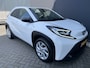 Toyota Aygo X 1.0 VVT-i MT first Achteruitrijcamera - Airco - Apple carplay - Bluetooth - Cruise control - Led verlichting - Licht metalen velgen 17 inch - Radio - Mistlampen - Stuur multifunctioneel - Stuur leder - Elektrische ramen voor - Regensensor - Start/stop systeem