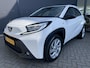 Toyota Aygo X 1.0 VVT-i MT first Achteruitrijcamera - Airco - Apple carplay - Bluetooth - Cruise control - Led verlichting - Licht metalen velgen 17 inch - Radio - Mistlampen - Stuur multifunctioneel - Stuur leder - Elektrische ramen voor - Regensensor - Start/stop systeem