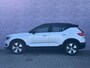 Volvo XC40 1.5 T4 Recharge R-Design Expression | Trekhaak | Intellisafe | Stoelverwarming | BLIS | Camera | Pilot assist | 18" Lichtmetalen velgen | Elektr. Achterklep |