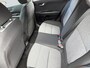 Kia Stonic 1.0 T-GDi MHEV DynamicLine | Stoel en stuurwielverwarming | Parkeersensoren voor- en achterzijde | Airco | Navigatiesysteem |