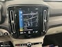 Volvo XC40 Plug-in Hybrid T5 Inscription | Panoramadak | Adaptive cruise control | Lederen bekleding | Stoel- en stuurverwarming | Harman Kardon audio | 360 camera | Verwarmbare achterbank | Elektrische stoelverstelling | Standkachel | Actieve LED koplampen | Navigatie | Apple Carplay / Android Auto | Parkeersensoren voor + achter | Achteruitrijcamera | Getint glas |