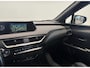 Lexus UX 250h Luxury Line | Schuif- Kanteldak | Stoelverwarming | Carplay |