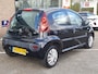 Peugeot 107 1.0 68PK 5D Envy AIRCO | Elektrische ramen | Centrale vergrendeling | Radio & CD-speler | DEALER ONDERHOUDEN!