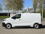 Opel Vivaro-e Electric L2 75 kWh 136pk | KOELAUTO | NAVI | Multimedia | Draadloze Apple Carplay en Android Auto | Achteruitrijcamera | Parkeersensoren achter | Mistlampen | Elektrisch inklapbare spiegels | Licht- en regensensor | 4 maanden levertijd | Andere samenstelling van opties of lengte ook mogelijk | Vraag naar de mogelijkheden | van €63.790 voor €53.995 ex. BTW rijklaar