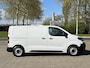 Opel Vivaro-e Electric L2 75 kWh 136pk | KOELAUTO | NAVI | Multimedia | Draadloze Apple Carplay en Android Auto | Achteruitrijcamera | Parkeersensoren achter | Mistlampen | Elektrisch inklapbare spiegels | Licht- en regensensor | 4 maanden levertijd | Andere samenstelling van opties of lengte ook mogelijk | Vraag naar de mogelijkheden | van €63.790 voor €53.995 ex. BTW rijklaar