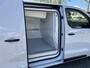 Opel Vivaro-e Electric L2 75 kWh 136pk | KOELAUTO | NAVI | Multimedia | Draadloze Apple Carplay en Android Auto | Achteruitrijcamera | Parkeersensoren achter | Mistlampen | Elektrisch inklapbare spiegels | Licht- en regensensor | 4 maanden levertijd | Andere samenstelling van opties of lengte ook mogelijk | Vraag naar de mogelijkheden | van €63.790 voor €53.995 ex. BTW rijklaar