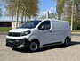 Opel Vivaro-e Electric L2 75 kWh 136pk | KOELAUTO | NAVI | Multimedia | Draadloze Apple Carplay en Android Auto | Achteruitrijcamera | Parkeersensoren achter | Mistlampen | Elektrisch inklapbare spiegels | Licht- en regensensor | 4 maanden levertijd | Andere samenstelling van opties of lengte ook mogelijk | Vraag naar de mogelijkheden | van €63.790 voor €53.995 ex. BTW rijklaar