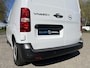 Opel Vivaro-e Electric L2 75 kWh 136pk | KOELAUTO | NAVI | Multimedia | Draadloze Apple Carplay en Android Auto | Achteruitrijcamera | Parkeersensoren achter | Mistlampen | Elektrisch inklapbare spiegels | Licht- en regensensor | 4 maanden levertijd | Andere samenstelling van opties of lengte ook mogelijk | Vraag naar de mogelijkheden | van €63.790 voor €53.995 ex. BTW rijklaar
