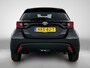 Toyota Yaris 1.5 Hybrid Dynamic Automaat | Parkeersensoren | Dodehoekdetectie | Stoel-/Stuurverwarming | Draadloze Telefoonlader |
