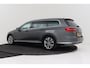 Volkswagen Passat Variant 1.4 TSI ACT Connected Series Plus | Uitklap Trekhaak | Camera | Navigatie | LED | Sportstoelen |