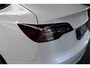 Tesla Model 3 RWD ACC Autopilot Stuurverwarm. PDC Leer Navi Panoramadak 360° Elektr. achterklep Stoelverwarming voor & achter Climate voor & achter LM velgen