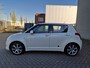 Suzuki Swift 1.3 Base NAVI PARELMOER 5 DEUR BOEKJES