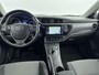 Toyota Auris 1.8 Hybrid Dynamic Go | Trekhaak | Navigatie | Keyless | Cruise Control | Clima | Camera | 17 inch | Rijstrooksensor | Bluetooth
