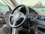 Volkswagen Golf 1.6-16V Highline/ RIJDT PERFECT
