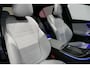 Mercedes-Benz C-klasse 300 e AMG Line / C63s Look Diffuser / Panamericana Grille / Maxton Design Bodykit V.2 / Panoramadak / Elektr. verstelbare voorstoelen + memory / Stoelkoeling & -verwarming / Digital Light / Ambienteverlichting Plus / HUD / Rondomzichtcamera / 20'' LMV / Stuurwiel verwarming / Achteruitrijcamera / Lederen bekleding