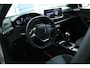 Peugeot 2008 1.2 Turbo 100 Allure | Cruise Control | Navigatie | Keyless | Sensoren | Carplay | Climate | LED | 17 Inch