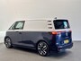 Volkswagen ID. Buzz Cargo 77 kWh SOH 96% Nieuwprijs €71233! Airco Navi Wireless Carplay IQ Light 20" LM Velgen Adaptive Cruise Control PDC VA + Camera Stoelverwarming Voorruit verwarming 3-Zits