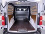 Opel Vivaro 2.0D 145PK L3 Dubbele Cabine 6-Persoons Trekhaak Euro 6 Airco Navi Apple Carplay Android Auto Cruise Control Bluetooth Pdc Betonplex Lat om lat Achterdeuren DAB Privacy Glas 1e Eigenaar Origineel Nederlandse Auto Dealeronderhouden