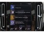Volvo XC40 T4 Recharge Inscription - IntelliSafe Assist - Parkeercamera achter - Verwarmde voorstoelen & stuur - Parkeersensoren voor & achter - Draadloze tel. lader - Extra getint glas - Elektr. inklapbare trekhaak - 19' LMV