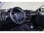 Volvo XC40 T4 Recharge Inscription - IntelliSafe Assist - Parkeercamera achter - Verwarmde voorstoelen & stuur - Parkeersensoren voor & achter - Draadloze tel. lader - Extra getint glas - Elektr. inklapbare trekhaak - 19' LMV