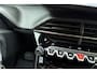 Peugeot 2008 1.2 Hybrid 145 Allure |Voorstoelen verwarmd| Camera | Climate & Cruise Control | AppleCarplay/Android Auto |