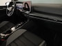 Volkswagen Golf 1.5 eHybrid GTE 272 pk Automaat (DSG) | Verlengde garantie | Navigatie | Panoramadak | Trekhaak (wegklapbaar) | Parkeersensoren (Park assist) | Achteruitrijcamera | Lederen bekleding | Stoelverwarming/ventilatie |