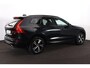 Volvo XC60 B5 250pk R-Design - Intellisafe Assist - Bowers & Wilkins audio - Geventileerd Nappa leder - Elektr. bedienb. voorstoelen met geheugen - Verwarmbare voorstoelen & stuurwiel - Achteruitrijcamera - Parkeersensoren voor & achter - Adaptieve LED koplampen - Elektr. inklapbare trekhaak