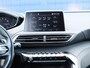 Peugeot 5008 1.2 PureTech Blue Lease Premium Avantage Automaat | Camera + Parkeersensoren voor | Elektrische Achterklep Hands-free | Apple Carplay & Android Auto
