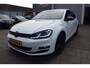 Volkswagen Golf 1.2 TSI Trendline hele mooie vw golf parkeersensoren r-line disign heel veel verandering bij de auto,zie fotos