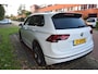 Volkswagen Tiguan 1.4 TSI ACT Connected Series hele mooie tiguan pano,automaat,met leuke opties,R-LINE wordt ermee gereden,
