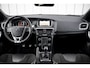 Volvo V40 T3 Benzine R-Design | Stoel verwarming | 17" | Parkeer camera | Led koplampen | Parkeer sensoren | Cruise control |