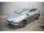 Volvo V40 T3 Benzine R-Design | Stoel verwarming | 17" | Parkeer camera | Led koplampen | Parkeer sensoren | Cruise control |