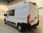 Peugeot Boxer 2.2 BlueHDi 120 PK L2H2 DC Dubbel Cabine / Euro 6 / Airco / CarPlay / Camera / Trekhaak / Cruise Control / 500 KM Z.G.A.N. !!