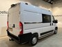 Peugeot Boxer 2.2 BlueHDi 120 PK L2H2 DC Dubbel Cabine / Euro 6 / Airco / CarPlay / Camera / Trekhaak / Cruise Control / 500 KM Z.G.A.N. !!