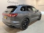 Volkswagen Touareg R 3.0 TSi 462 PK eHybrid 4MOTION Full Options / Luchtvering / IQ Matrix / 360 Camera / Panoramadak / Head-Up / Leder / Stoelventilatie / Stoelverwarming