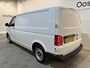Volkswagen Transporter 2.0 TDI L2H1 150 PK Automaat Servicebus / Sortimo Inrichting / Euro 6 / Airco / Cruise Control / Camera / CarPlay / Navigatie / 3-Zits