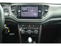 Volkswagen T-Roc 1.5 TSI 150pk DSG Style Trekhaak Camera Stoelverwarming Led Panoramadak Navigatie