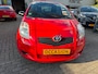 Toyota Yaris 1.0 VVTi +airco, elec pakket, 1e eigenaar 94.000 km, apk t/m 30-11-2027 zeer mooie auto, rijklaar