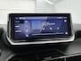 Peugeot 2008 SUV Allure 100pk | Navigatie via draadloze Apple Carplay / Android Auto | Climate Control | Cruise Control | Parkeersensoren v+a | Keyless start | Armsteun | Digitaal instrumentenpaneel | DAB+ radio | Led koplampen | Donker getint glas | 17" lichtmetalen velgen |