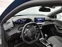 Peugeot 2008 SUV Allure 100pk | Navigatie via draadloze Apple Carplay / Android Auto | Climate Control | Cruise Control | Parkeersensoren v+a | Keyless start | Armsteun | Digitaal instrumentenpaneel | DAB+ radio | Led koplampen | Donker getint glas | 17" lichtmetalen velgen |